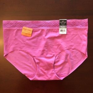 NWT Vanity Fair Hipster Panties